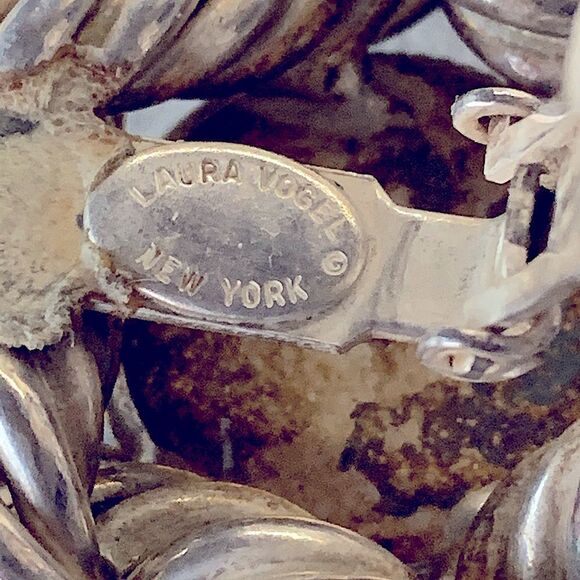 Vintage Laura Vogel silver twist green dome glass round clip earrings - Picture 7 of 7